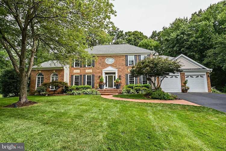 8438 Lake Mist Way Fairfax Station, VA 22039 | MLS ® VAFX2010108 Photo 1