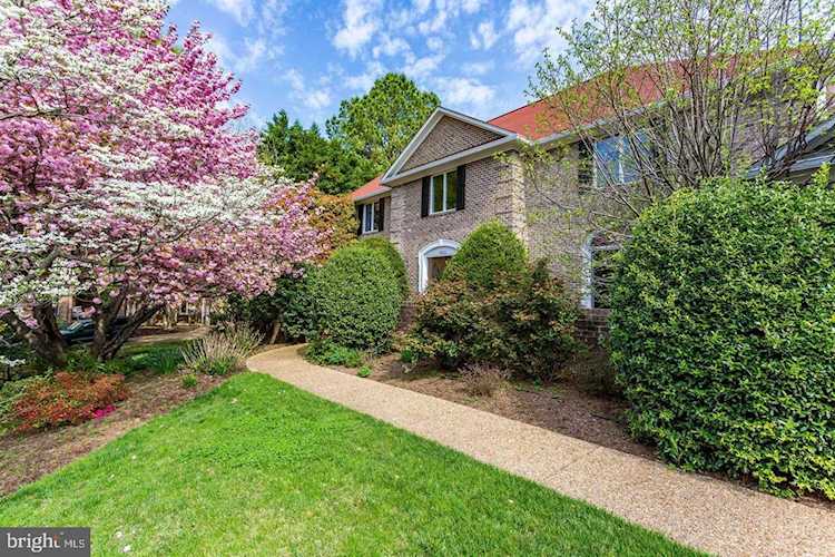 6802 Langley Springs Court Mclean, VA 22101 | MLS ® VAFX2010644 Photo 1