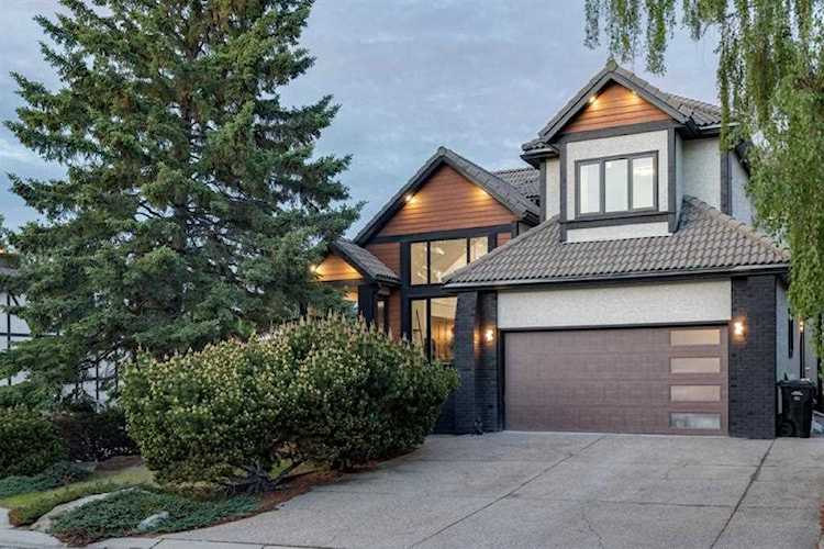 500 Silvergrove Gardens NW Calgary, AB T3B 4S8