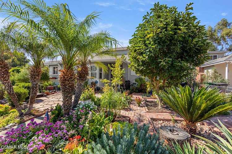 19730 Bassett St Winnetka, CA 91306