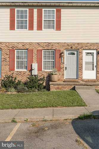 1032 Bridle Ct Stephens City, VA 22655 | MLS ® VAFV2000950 Photo 1