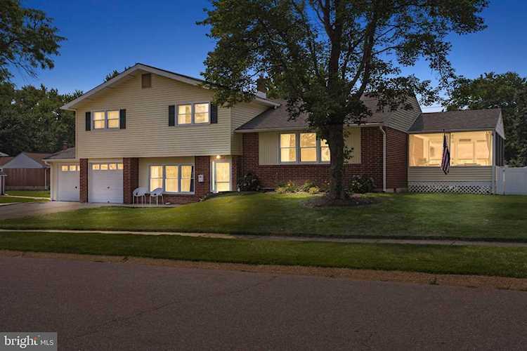 2200 Arosa Ln Wilmington, DE 19810