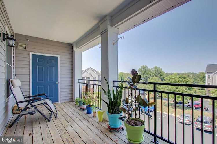 20453 Chesapeake Square #301 Potomac Falls, VA 20165 | MLS ® VALO2003964 Photo 1