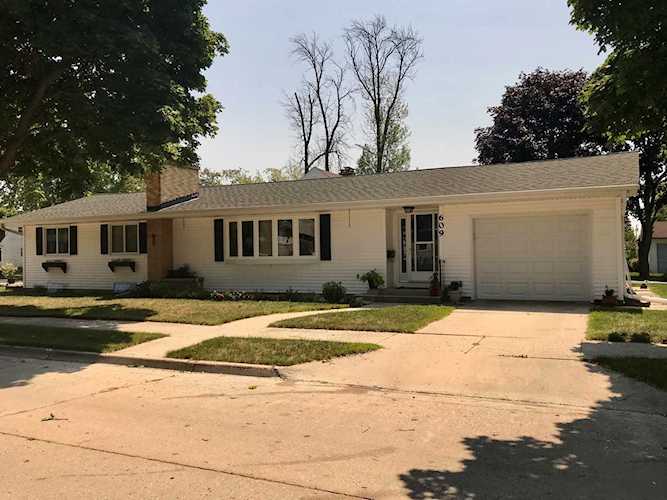 609 Humboldt Ave Sheboygan, WI 53081 | MLS 1755695 Photo 1