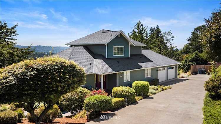 13208 56th St E Edgewood, WA 98372