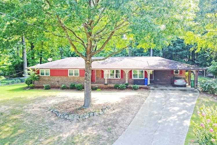 2067 Luray Ct Dunwoody, GA 30338
