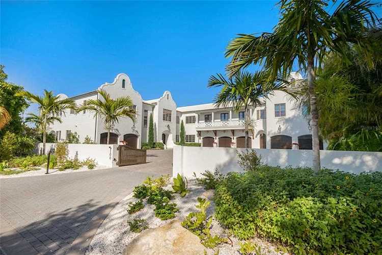 100 Beach Ave Anna Maria, FL 34216