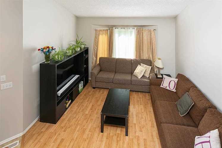 60 Shawglen Rd SW Calgary, AB T2Y 1Y1