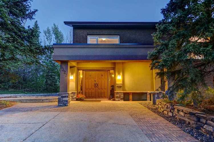 5323 32 Ave NW Calgary, AB T3B 0J7