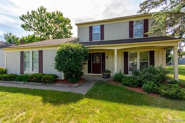 36336 Fredericksburg Rd Farmington Hills, MI 48331 | MLS 2210046248 Photo 1