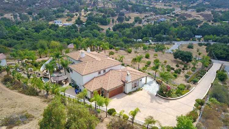 12156 Lilac Heights Ct Valley Center, CA 92082