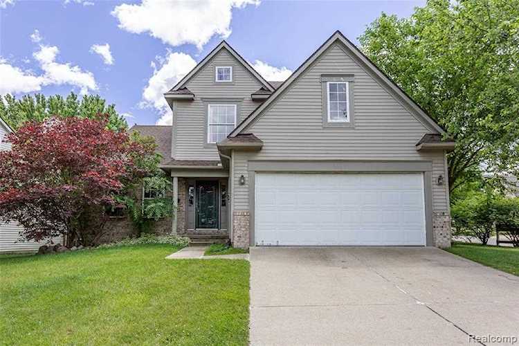 3221 Aldwych Circle Ann Arbor, MI 48105