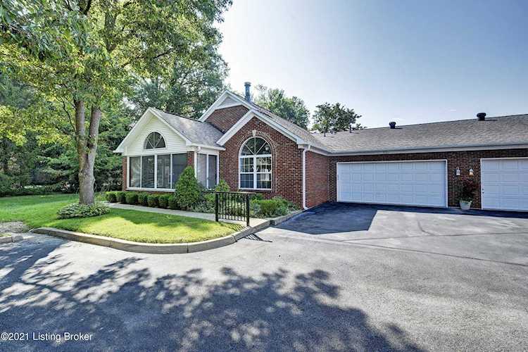3521 Saint Andrews Village Cir Louisville, KY 40241