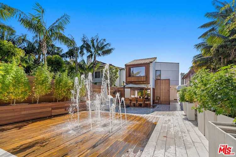 23768 Malibu Rd Malibu, CA 90265