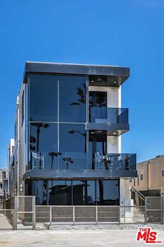 3009 Ocean Front Walk Venice, CA 90291