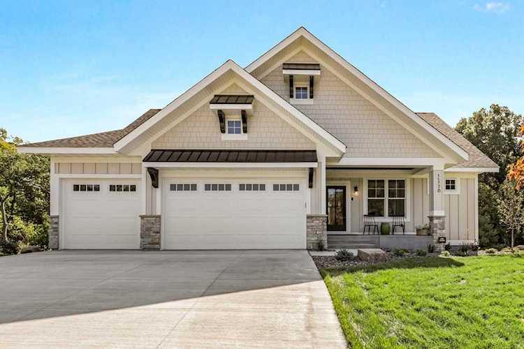 11776 Azure Lane Inver Grove Heights, MN 55068