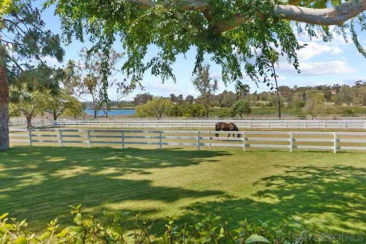 6685 Lago Lindo Rancho Santa Fe, CA 92067