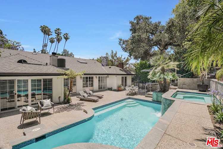 2529 Aberdeen Ave Los Angeles, CA 90027