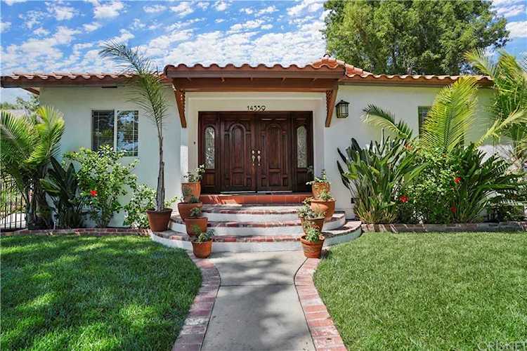 14559 La Maida St Sherman Oaks, CA 91403