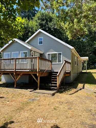 7 Washington Cemetery Rd Raymond, WA 98577