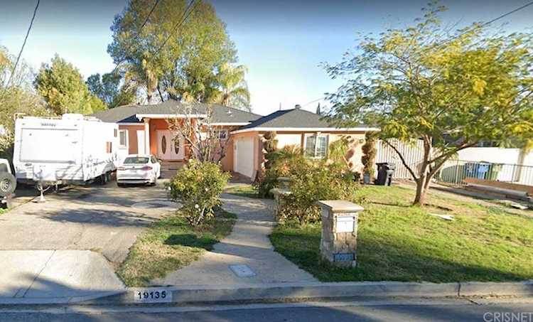 19135 Cantara St Reseda, CA 91335