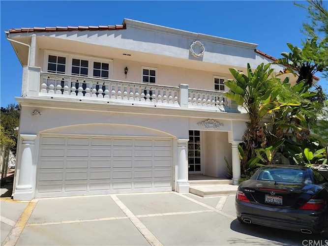 2608 Zorada Dr Los Angeles, CA 90046