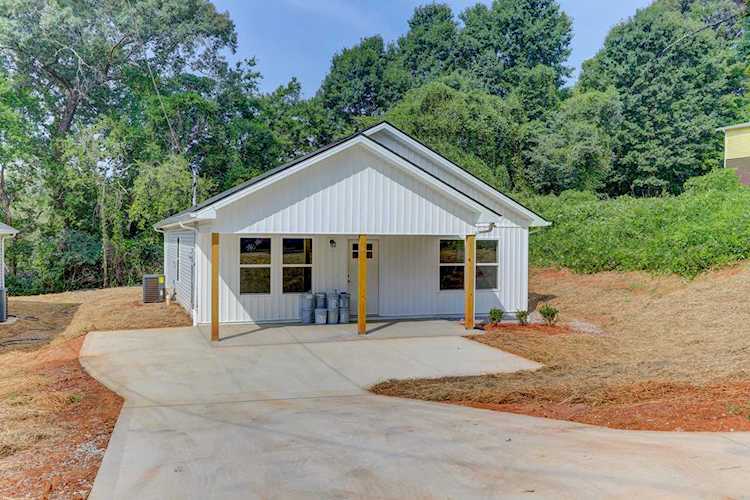 home for sale at 210 Flenniken Ave, Knoxville - $232,000 - 1156972 Photo 1