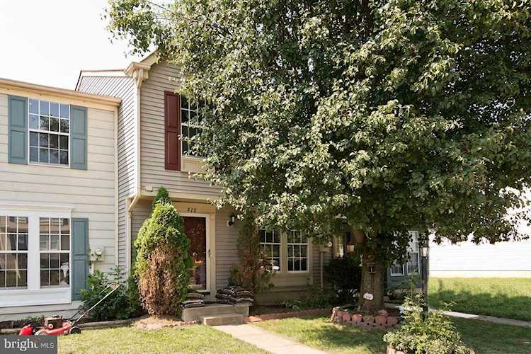 516 Ridgefield Ave Stephens City, VA 22655 | MLS ® VAFV2000876 Photo 1