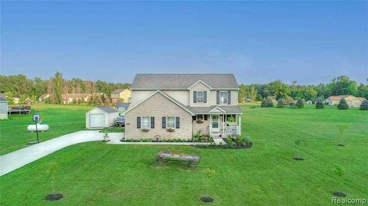 7755 Hidden Circle Dr Conway Twp, MI 48418 | MLS 2210061081 Photo 1