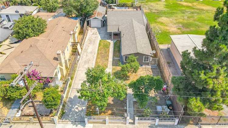 2947 Los Flores Blvd Lynwood, CA 90262
