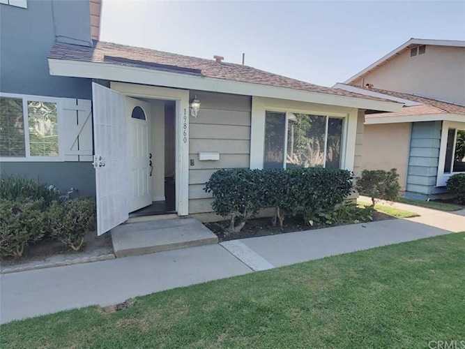19860 Berkshire Ln Huntington Beach, CA 92646 | MLS OC21166923 Photo 1