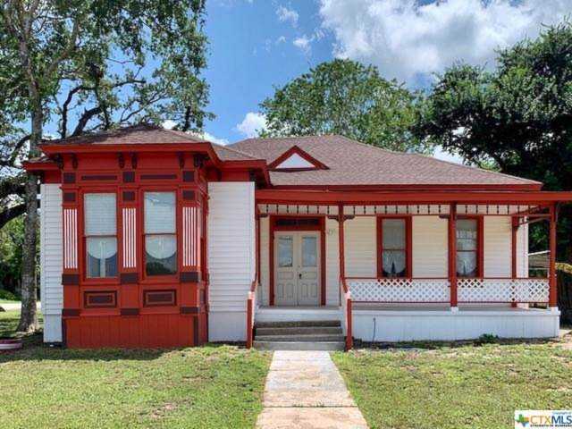 349 N Jefferson St Goliad, TX 77963