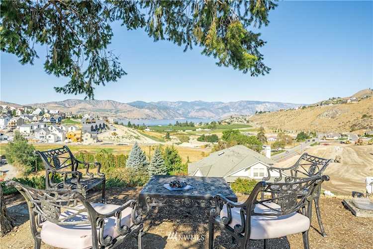 680 Golf Course Rd Chelan, WA 98816