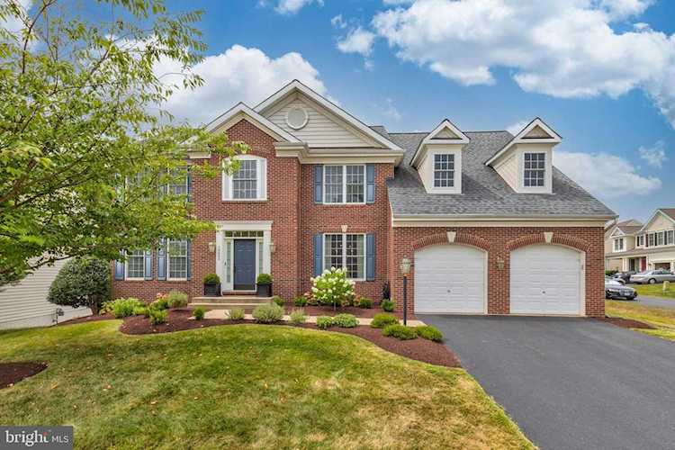 10608 Tattersall Dr Manassas, VA 20112 | MLS ® VAPW2004318 Photo 1