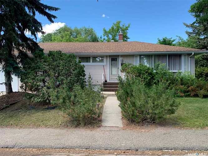 2776 Rothwell St Regina, SK S4N 2E4