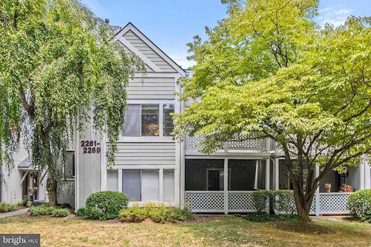 2263 Hunters Run Dr #2263 Reston, VA 20191 | MLS ® VAFX2012174 Photo 1