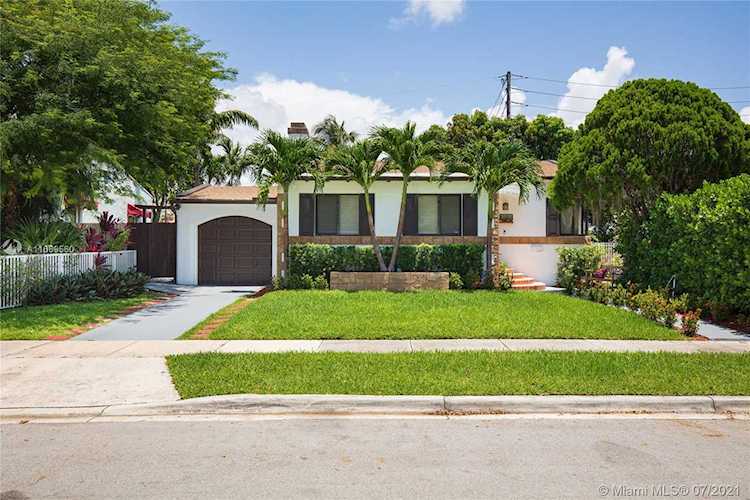 2221 SW 19th Ter Miami, FL 33145