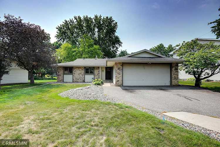 5917 29th Place N Crystal, MN 55422