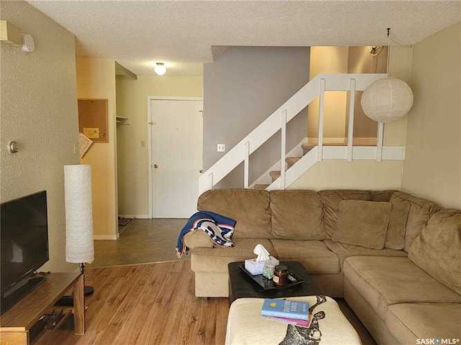 4208 Castle Rd Regina, SK S4S 4W1