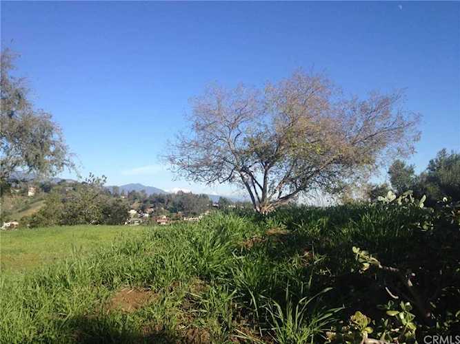5904 Great Oak Circle Los Angeles, CA 90042