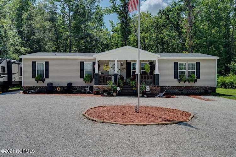 4394 Croomsbridge Road Burgaw, NC 28425