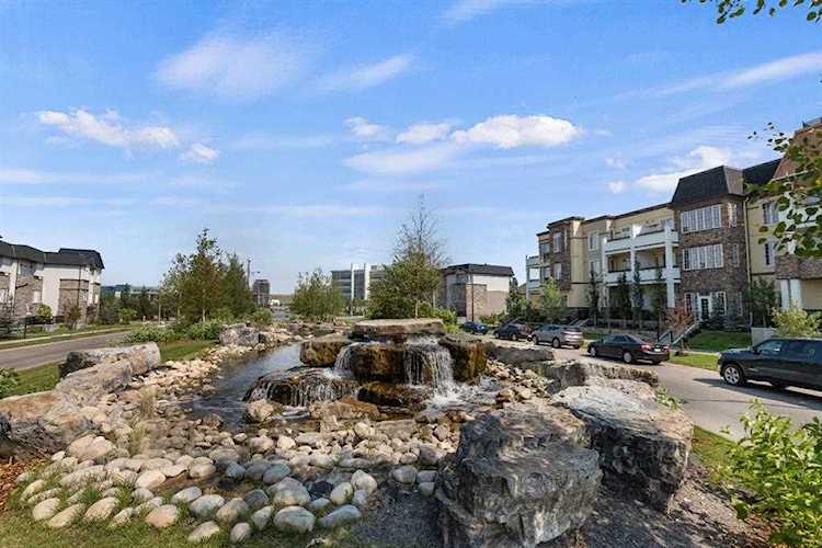 38 Quarry Gate SE #206 Calgary, AB T2C 5T6