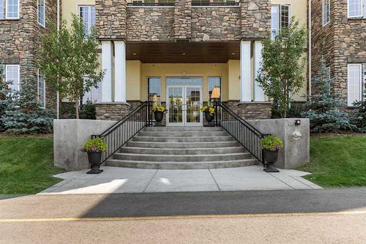 38 Quarry Gate SE #305 Calgary, AB T2C 5T6
