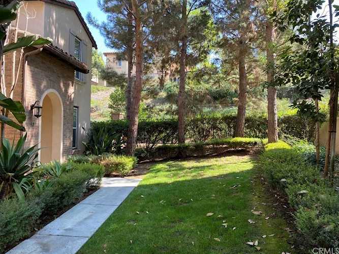 32 Tall Oak Irvine, CA 92603 | MLS OC20216273 Photo 1