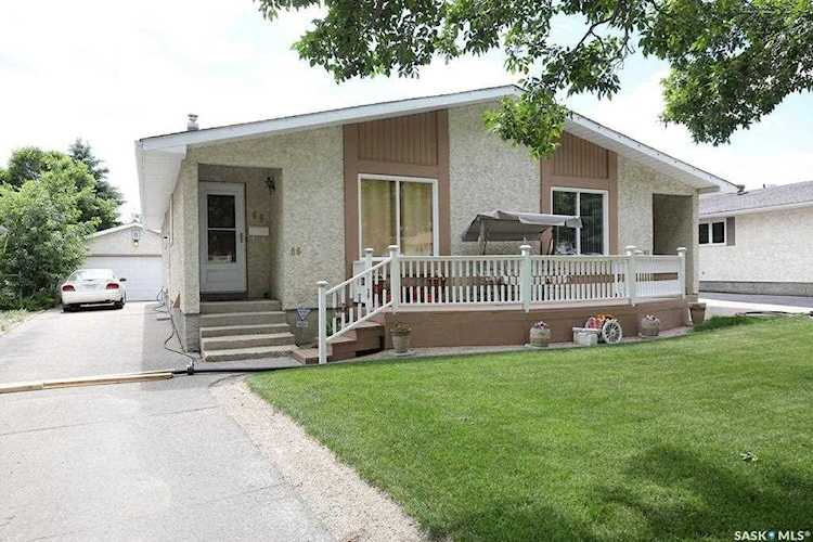 66 Brockelbank Crescent Regina, SK S4R 6J7