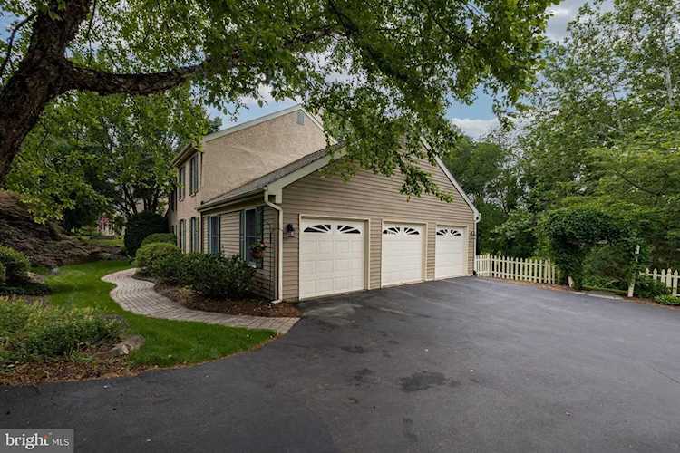 811 Robert Dean Dr Downingtown, PA 19335 | MLS PACT538848 Photo 1