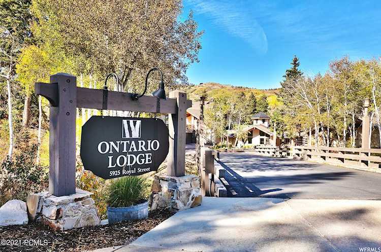 5925 Royal St Park City, UT 84060