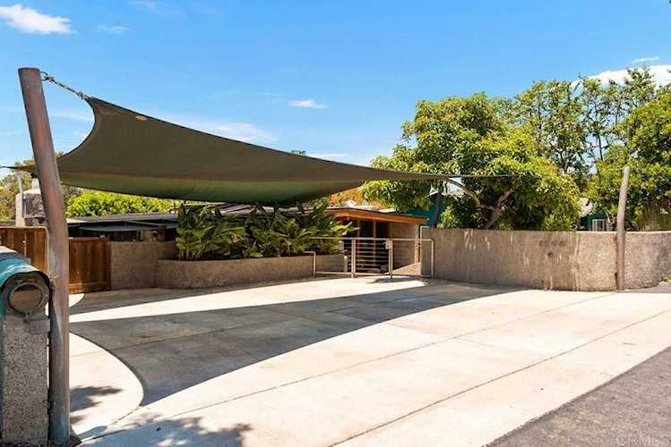 1104 Stratford Drive Encinitas, CA 92024