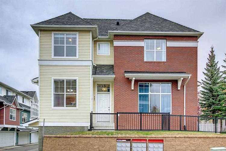 340 Mckenzie Towne Link SE Calgary, AB T2Z 4E9
