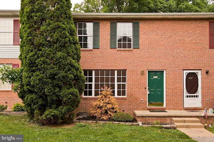 209 Buckingham Dr Stephens City, VA 22655 | MLS ® VAFV164388 Photo 1